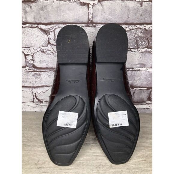 Clarks Collection Burgundy Patent Slip On Croc-Embossed Loafers Women Sz 9.5M US - Picture 11 of 16